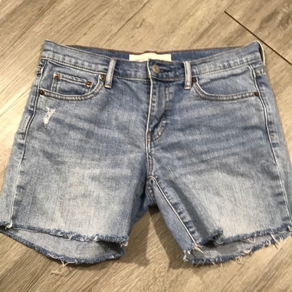 GAP Light Wash Frayed Hem Bermuda Denim Shorts - Picture 1 of 7